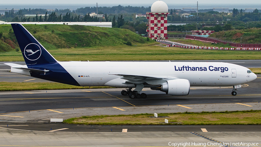 Lufthansa Cargo Boeing 777-FBT (D-ALFL) | Photo 651787
