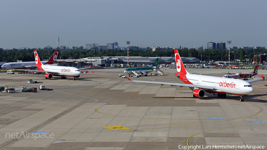 Air Berlin Airbus A330-223 (D-ALPA) | Photo 114795