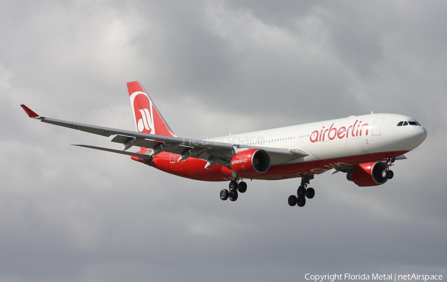 Air Berlin Airbus A330-223 (D-ALPA) | Photo 576337
