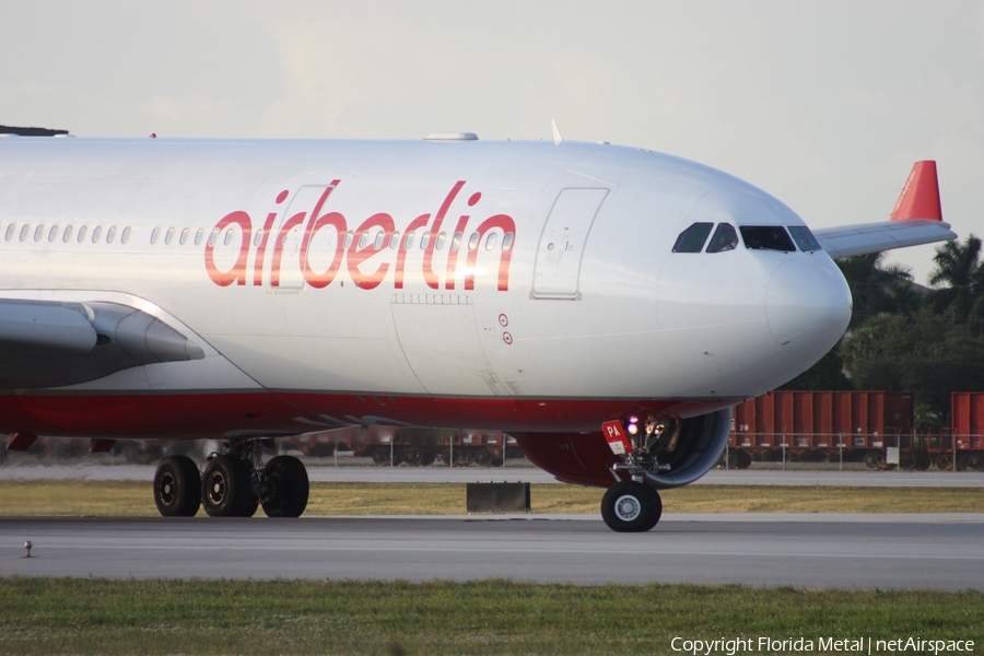 Air Berlin Airbus A330-223 (D-ALPA) | Photo 607140