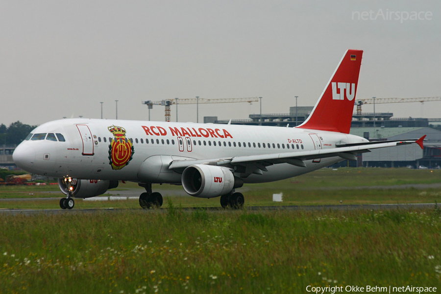 LTU International Airbus A320-214 (D-ALTD) | Photo 49945