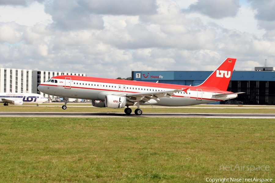 LTU International Airbus A320-214 (D-ALTG) | Photo 274090