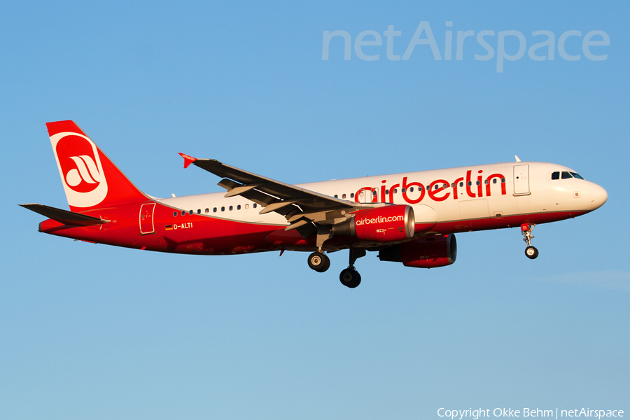 Air Berlin Airbus A320-214 (D-ALTI) | Photo 70850