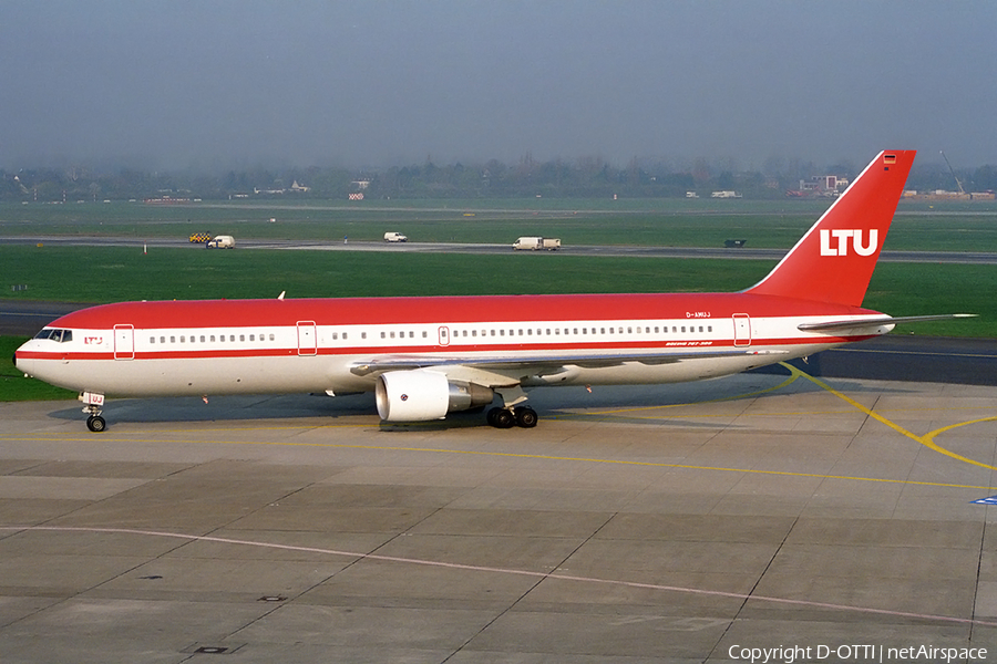 LTU International Boeing 767-3G5(ER) (D-AMUJ) | Photo 182031