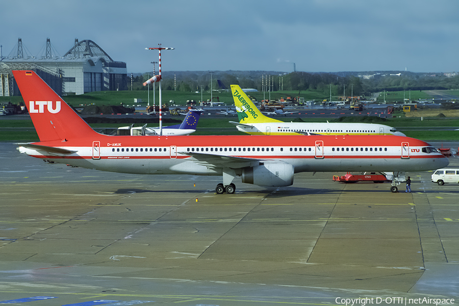 LTU International Boeing 757-225 (D-AMUK) | Photo 392933