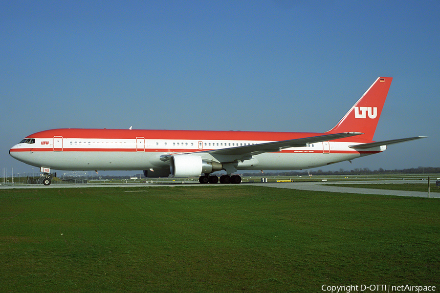 LTU International Boeing 767-3G5(ER) (D-AMUS) | Photo 391265