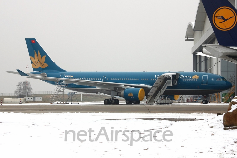 Vietnam Airlines Airbus A330-223 (D-ANJB) | Photo 38285