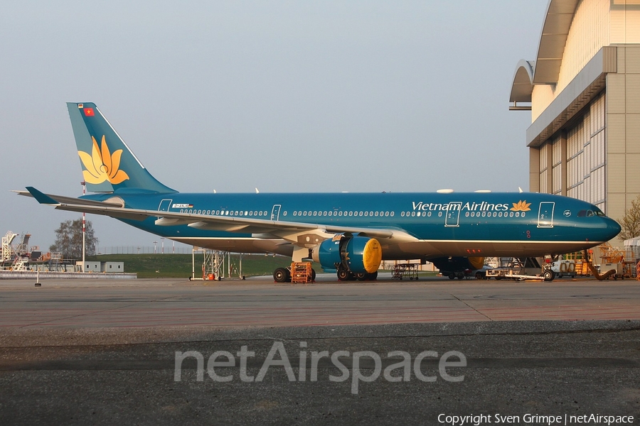 Vietnam Airlines Airbus A330-223 (D-ANJB) | Photo 44334