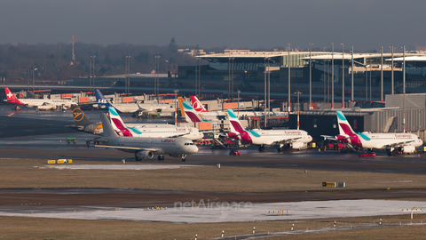 LEAV Aviation Airbus A320-232 (D-ANNE) at  Hamburg - Fuhlsbuettel (Helmut Schmidt), Germany