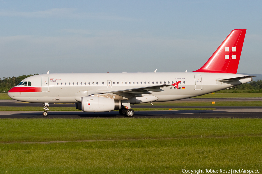 PrivatAir Airbus A319-132 (D-APAB) | Photo 304082