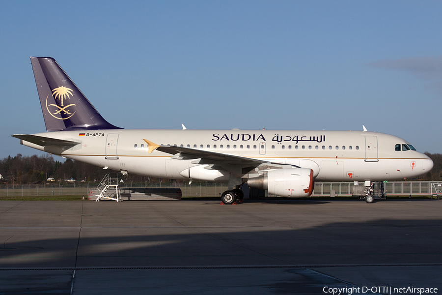 Saudi Arabian Airlines (PrivatAir) Airbus A319-112 (D-APTA) | Photo 526191