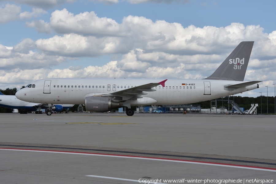 Sundair Airbus A320-214 (D-ASEE) | Photo 375360