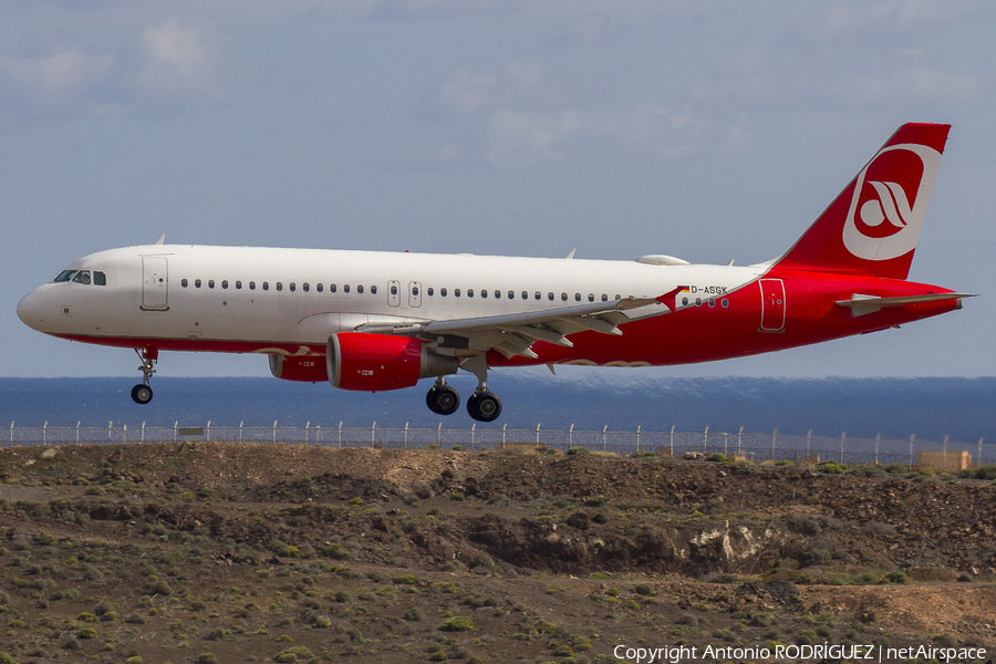 Sundair Airbus A320-214 (D-ASGK) | Photo 289862