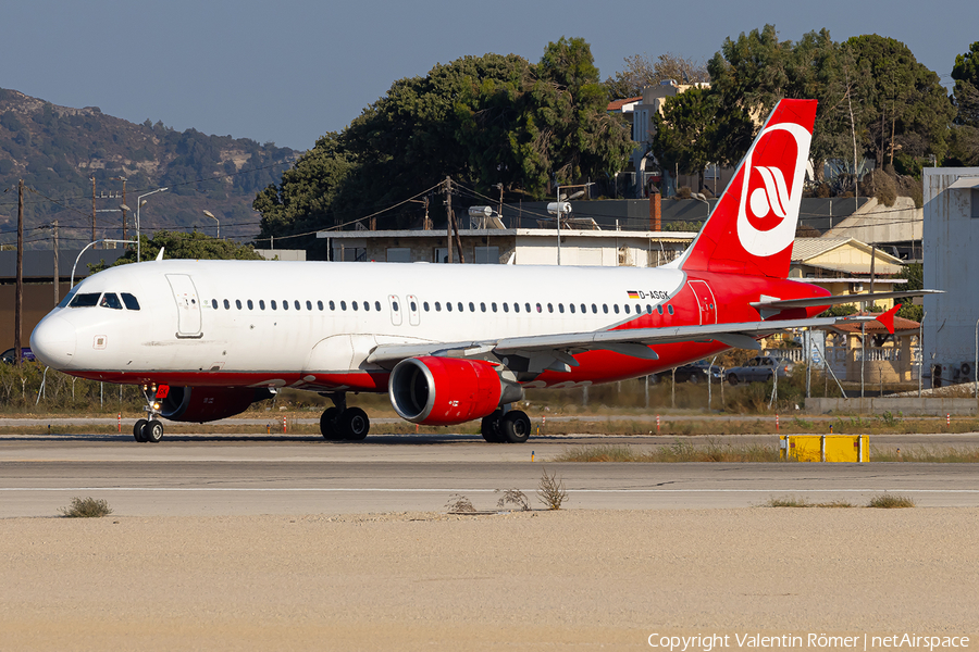 Sundair Airbus A320-214 (D-ASGK) | Photo 636173