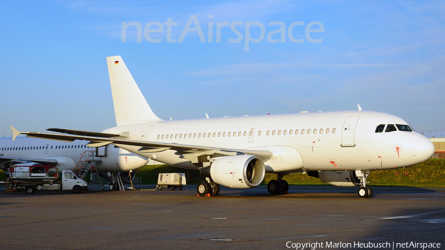 PrivatAir Airbus A319-112 (D-ASPA) | Photo 114140