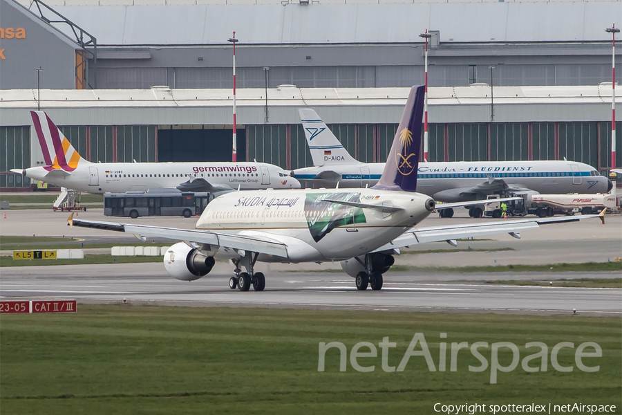 Saudi Arabian Airlines (PrivatAir) Airbus A319-112 (D-ASPA) | Photo 104177