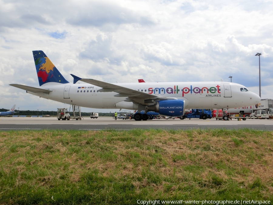 Small Planet Airlines Germany Airbus A320-214 (D-ASPG) | Photo 375359