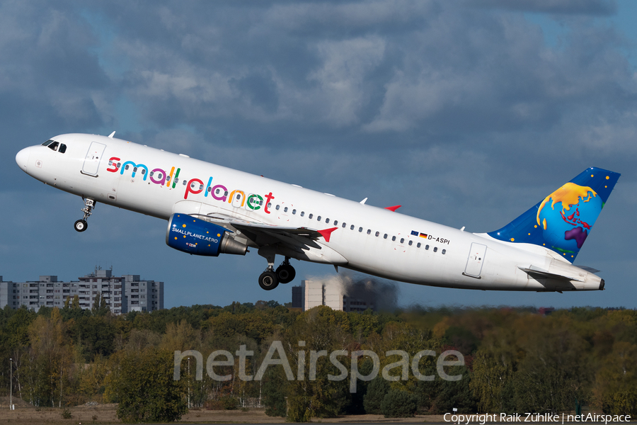 Small Planet Airlines Germany Airbus A320-214 (D-ASPI) | Photo 272401