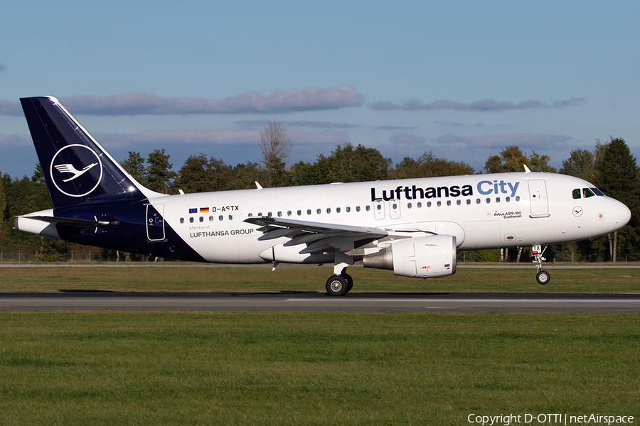 Lufthansa City Airlines Airbus A319-112 (D-ASTX) | Photo 644769