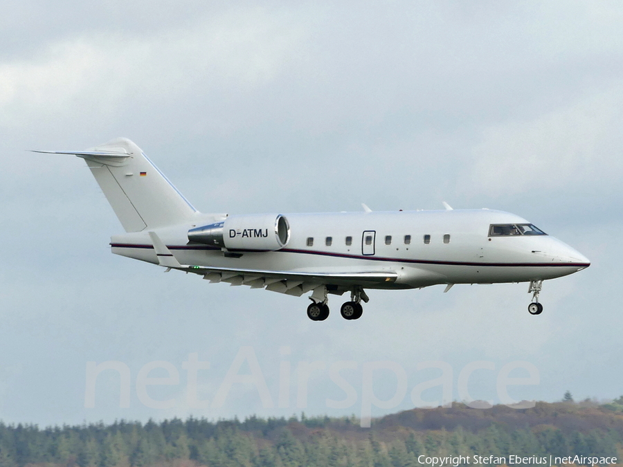 Air Independence Bombardier CL-600-2B16 Challenger 604 (D-ATMJ) | Photo 537419