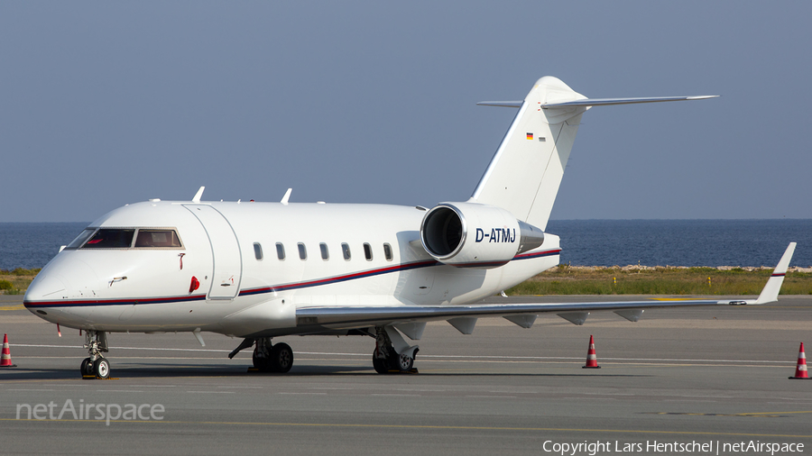 Air Independence Bombardier CL-600-2B16 Challenger 604 (D-ATMJ) | Photo 353388