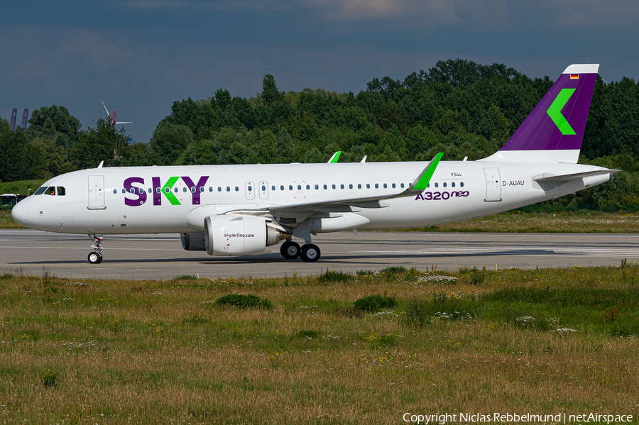 Sky Airline Airbus A320-251N (D-AUAU) | Photo 392159