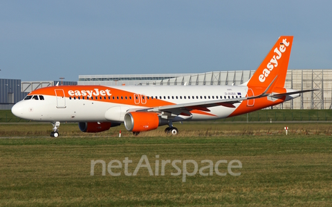 easyJet Airbus A320-214 (D-AUBA) at  Hamburg - Finkenwerder, Germany