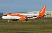 easyJet Airbus A320-214 (D-AUBA) at  Hamburg - Finkenwerder, Germany