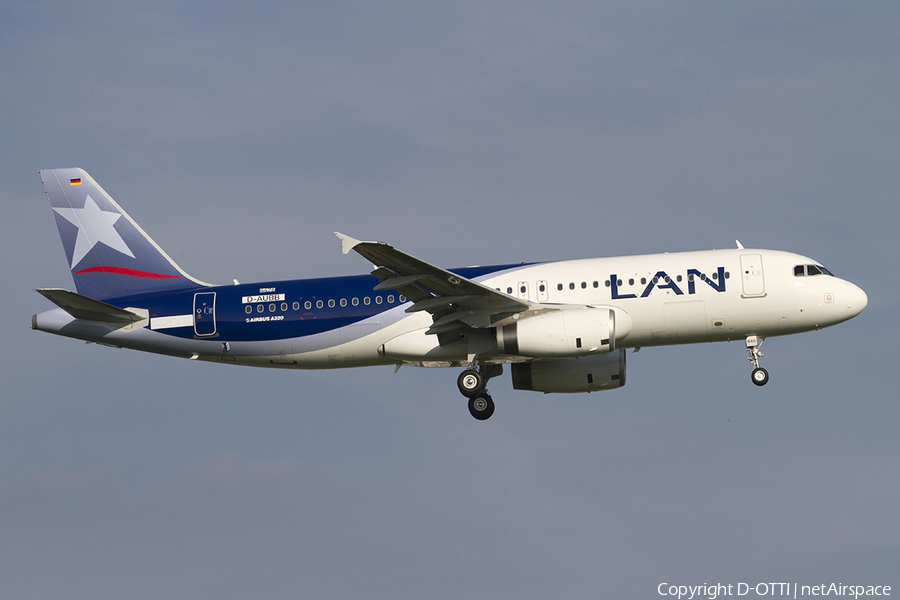 LAN Airlines Airbus A320-233 (D-AUBB) | Photo 323341