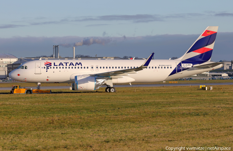 LATAM Airlines Brasil Airbus A320-271N (D-AUBC) | Photo 284192