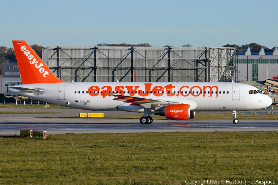 easyJet Airbus A320-214 (D-AUBE) | Photo 558004