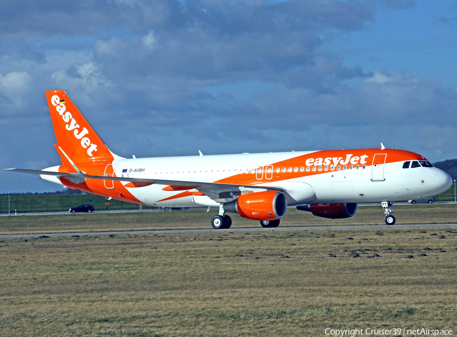 easyJet Airbus A320-214 (D-AUBH) | Photo 205752