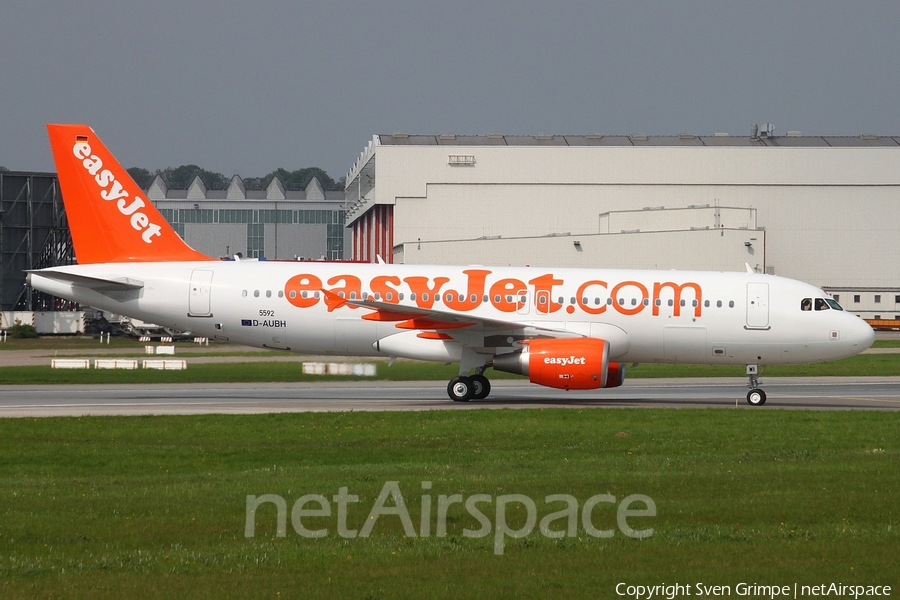 easyJet Airbus A320-214 (D-AUBH) | Photo 25979