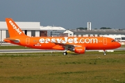 easyJet Airbus A320-214 (D-AUBI) at  Hamburg - Finkenwerder, Germany