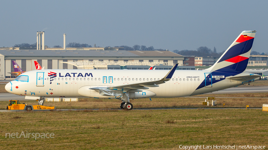 LATAM Airlines Brasil Airbus A320-273N (D-AUBK) | Photo 438364