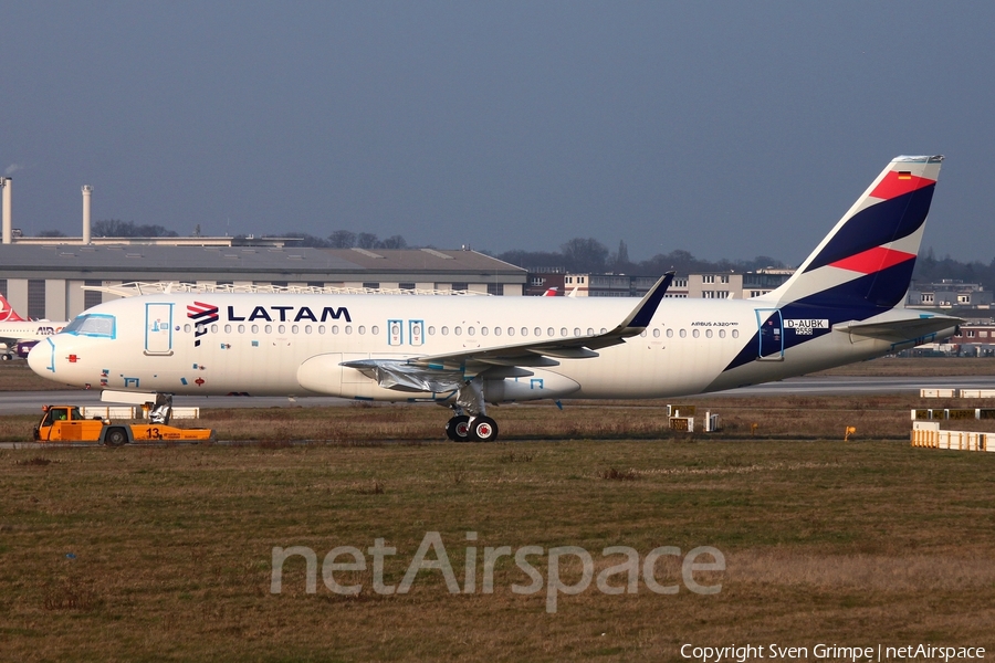 LATAM Airlines Brasil Airbus A320-273N (D-AUBK) | Photo 439148