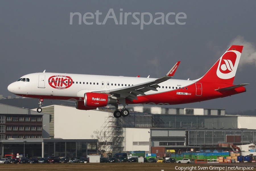 Niki Airbus A320-214 (D-AUBL) | Photo 42215