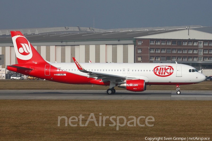 Niki Airbus A320-214 (D-AUBL) | Photo 42350
