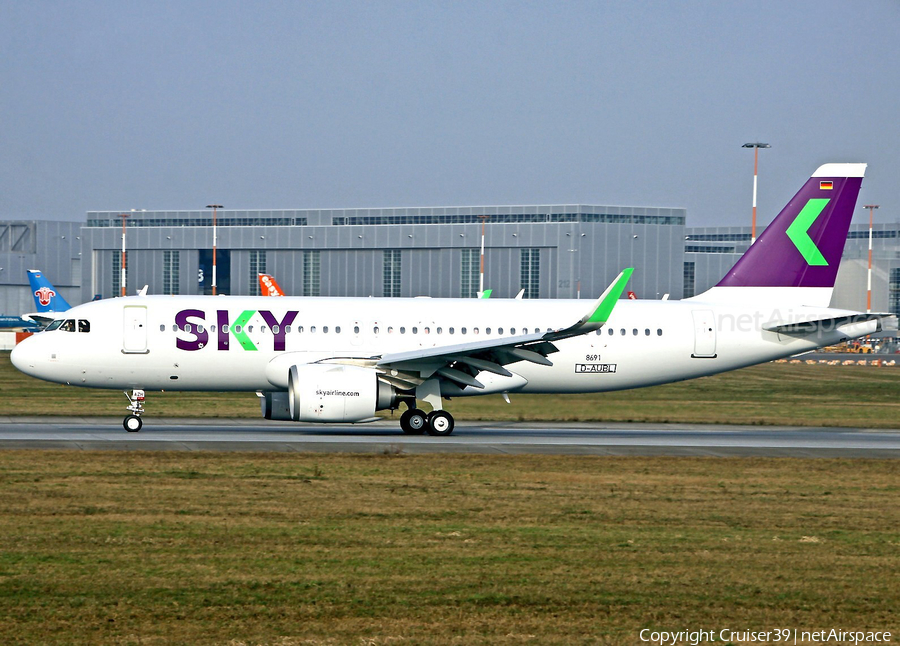 Sky Airline Airbus A320-251N (D-AUBL) | Photo 324928