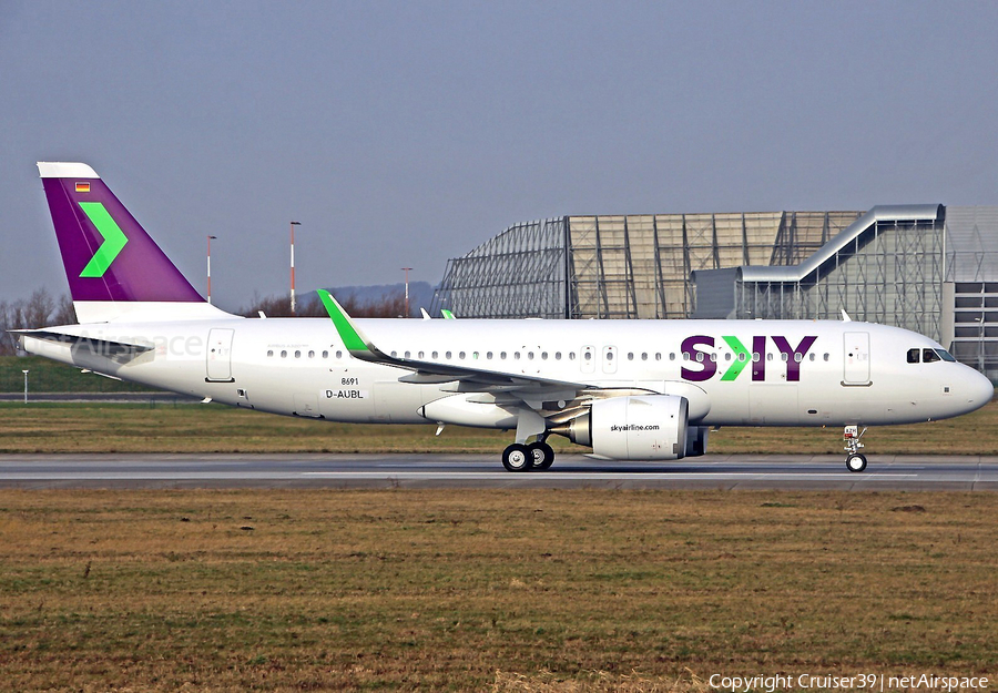 Sky Airline Airbus A320-251N (D-AUBL) | Photo 324930