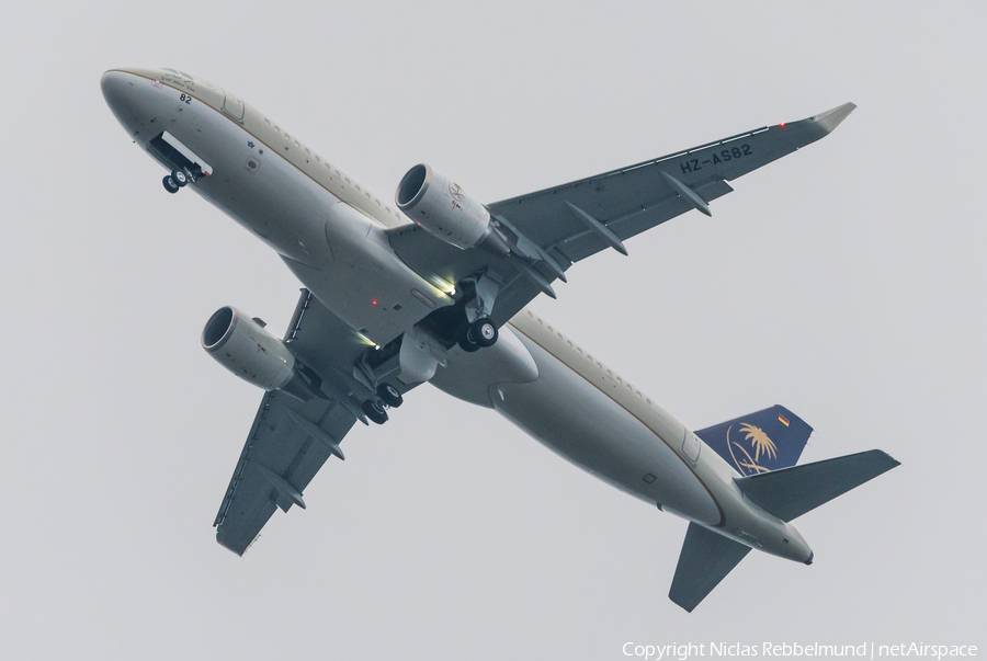 Saudi Arabian Airlines Airbus A320-214 (D-AUBS) | Photo 266109