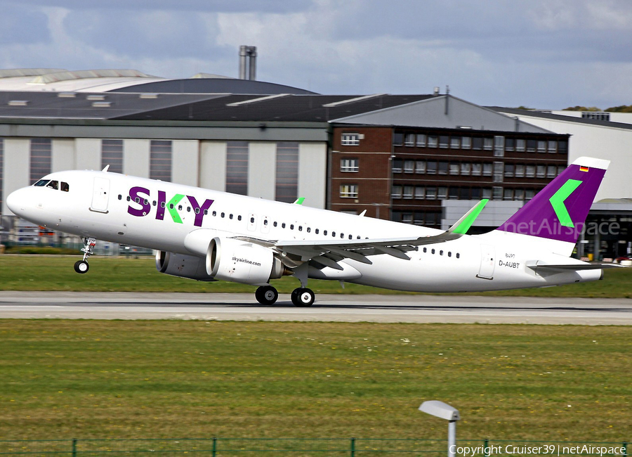 Sky Airline Airbus A320-251N (D-AUBT) | Photo 314470