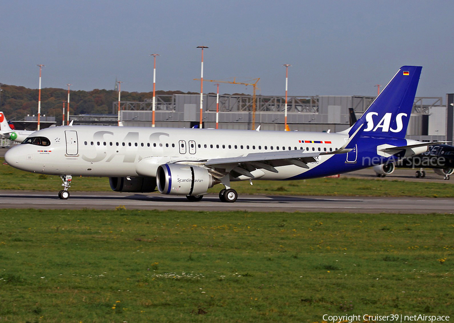 SAS - Scandinavian Airlines Airbus A320-251N (D-AUBX) | Photo 570977