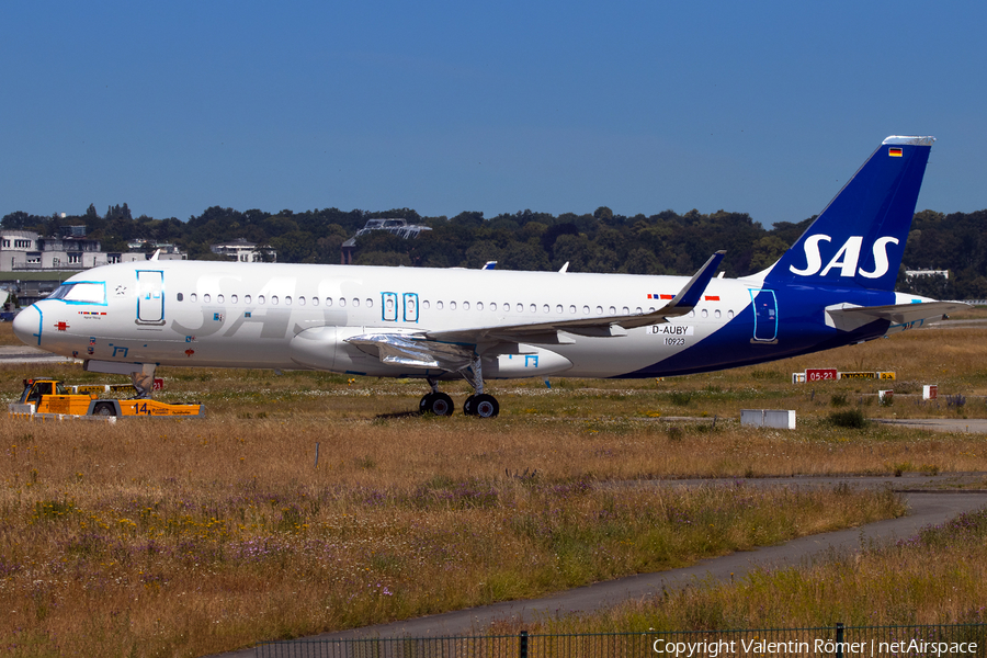 SAS - Scandinavian Airlines Airbus A320-251N (D-AUBY) | Photo 513455