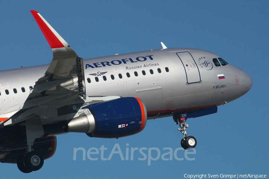 Aeroflot - Russian Airlines Airbus A320-214 (D-AUBZ) | Photo 42745