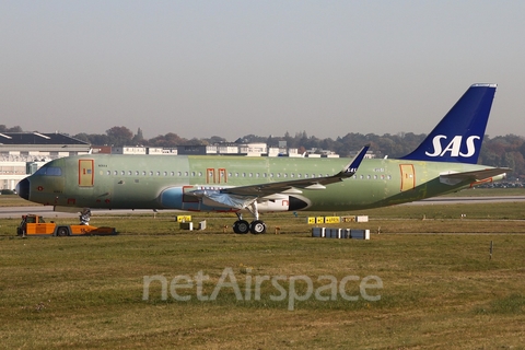 SAS Connect Airbus A320-251N (D-AVVT) at  Hamburg - Finkenwerder, Germany