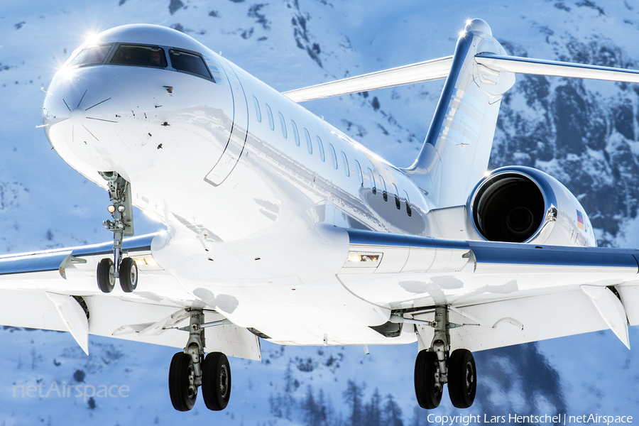 FAI Rent-A-Jet Bombardier BD-700-1A10 Global Express (D-AUWE) | Photo 428844