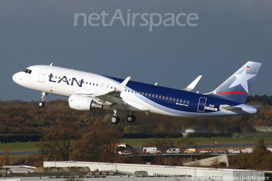LAN Airlines Airbus A320-214 (D-AVVB) | Photo 34043