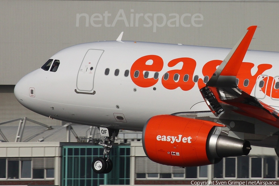 easyJet Airbus A320-214 (D-AVVC) | Photo 69744