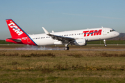 TAM Brazilian Airlines Airbus A320-214 (D-AVVI) at  Hamburg - Finkenwerder, Germany